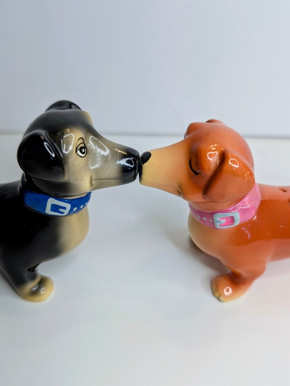 Kissing Magnetic Dashhounds Salt & Pepper Shakers